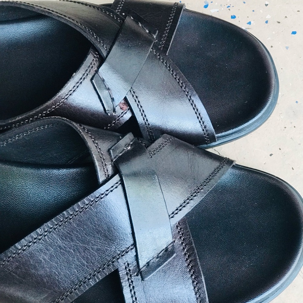 KENNETH COLE Lite-N-Up Leather Sandal - Picture 4 of 10